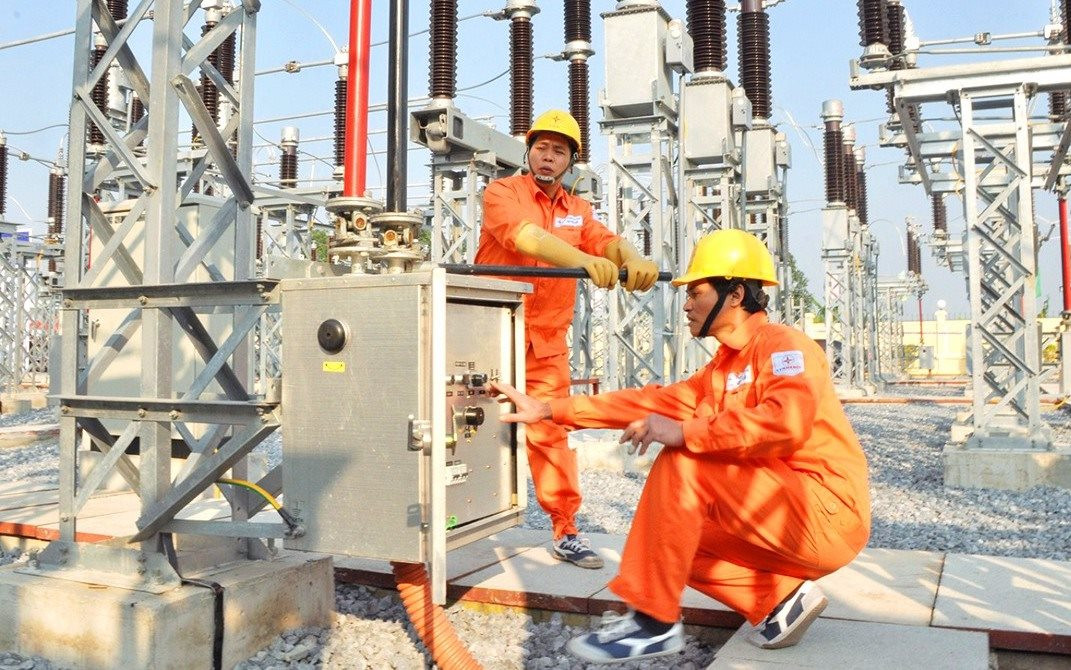 Cảnh người dân Hà Nam tham gia giao thông trên các tuyến đường mới được nâng cấp, thể hiện sự thuận tiện trong đi lại